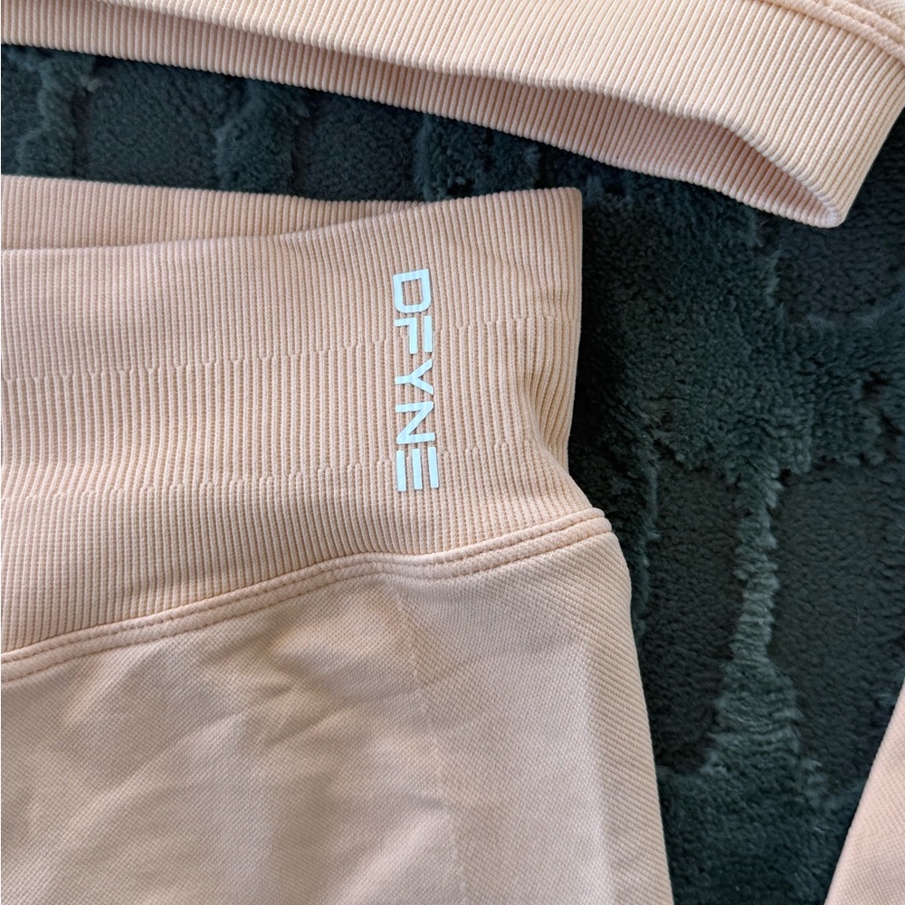 DFYNE impact bra, legging, short - Picture 7 of 8
